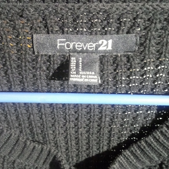 Stylish forever 21 sweater - Picture 4 of 5